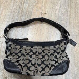 Coach Black and Tan Signature Shoulder Bag Vintage f13012